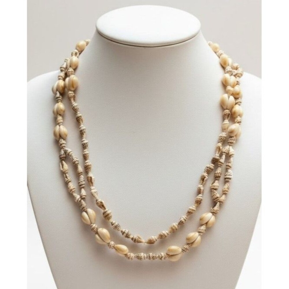 Vintage Natural Shell Strand Necklace — Boho Coastal Aesthetic